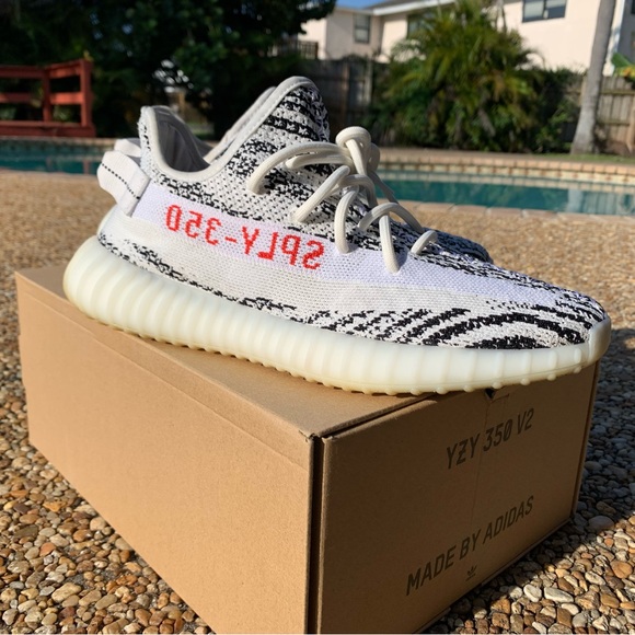 Adidas Yeezy boost 350 V2 zebra